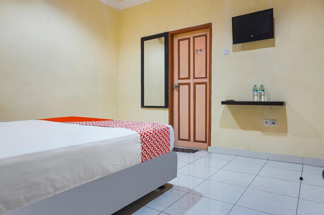 Oyo 90923 Makassar Cottage Balangberu Экстерьер фото