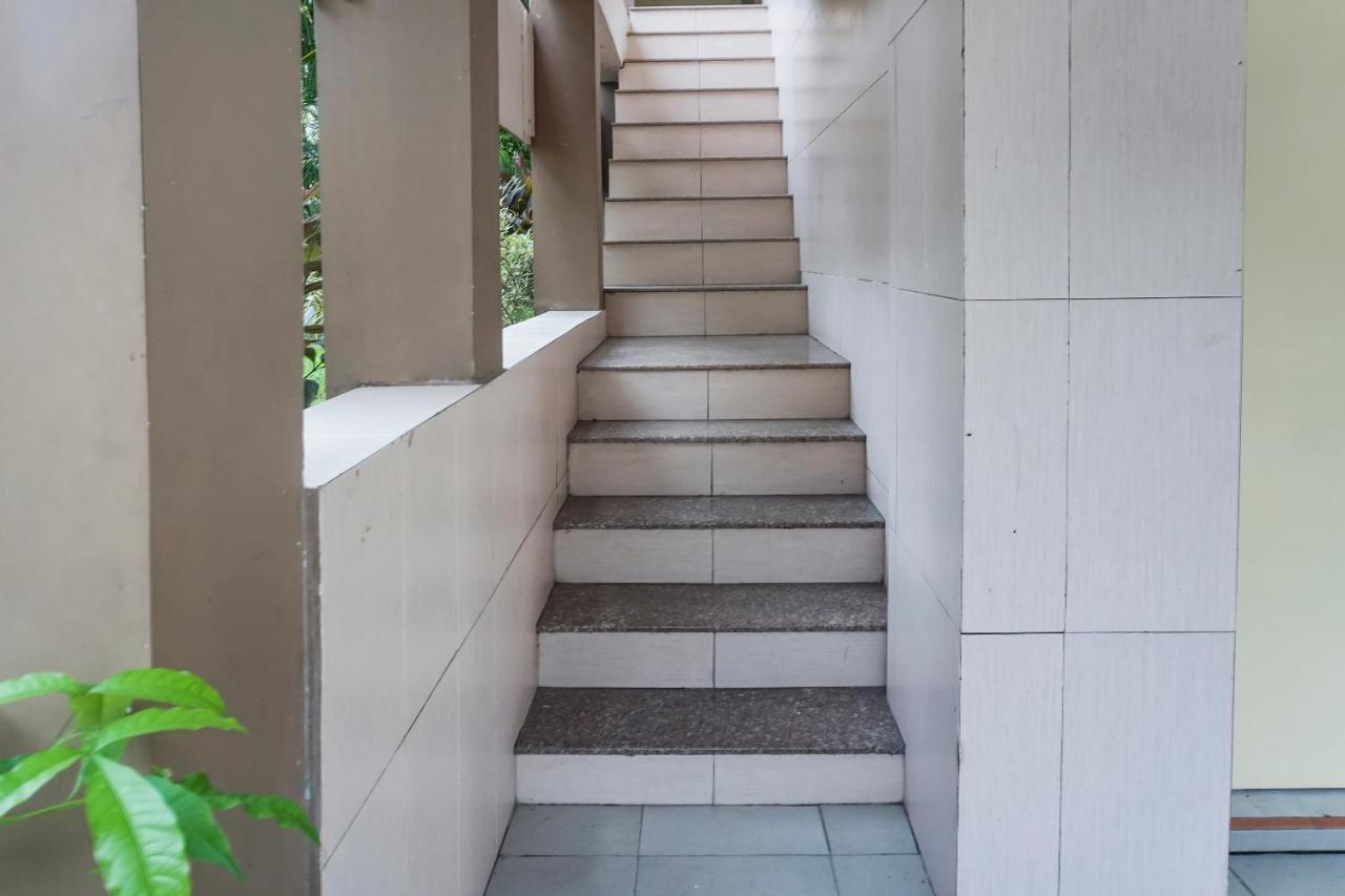 Oyo 90923 Makassar Cottage Balangberu Экстерьер фото