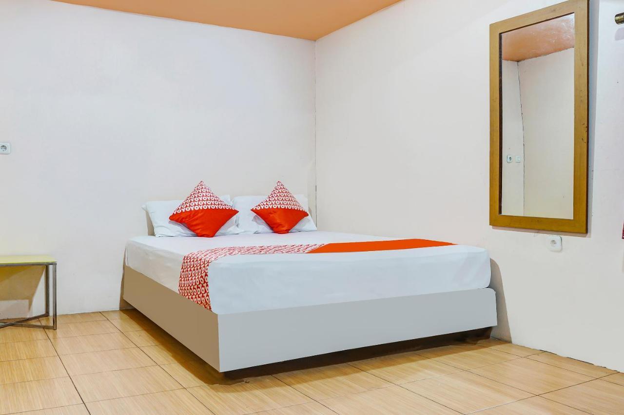Oyo 90923 Makassar Cottage Balangberu Экстерьер фото