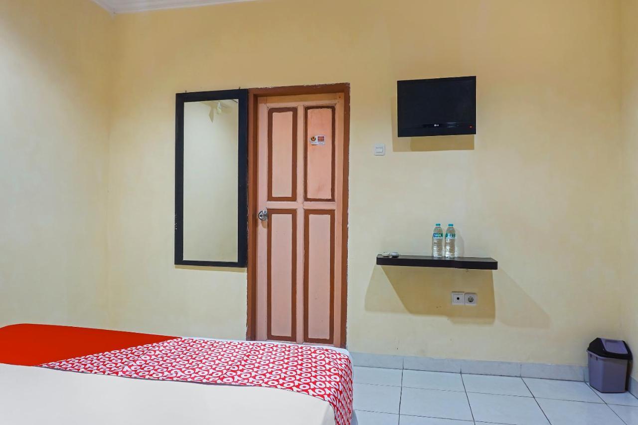 Oyo 90923 Makassar Cottage Balangberu Экстерьер фото