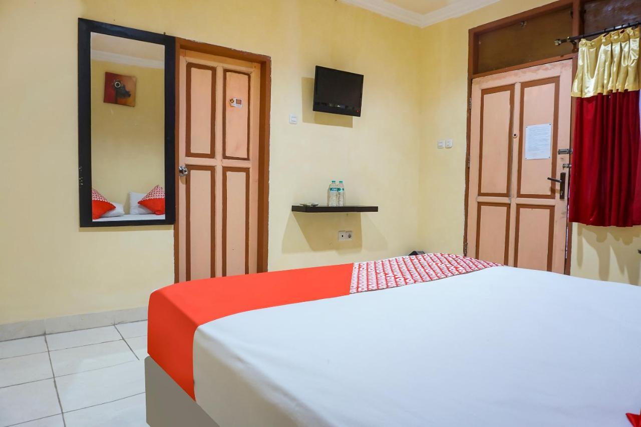 Oyo 90923 Makassar Cottage Balangberu Экстерьер фото