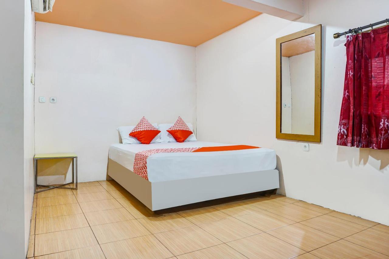 Oyo 90923 Makassar Cottage Balangberu Экстерьер фото